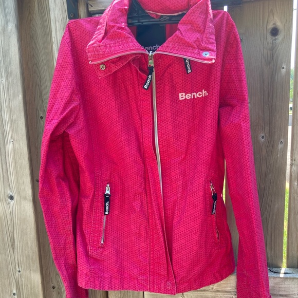 Bench | Coat - Picture 1 of 4